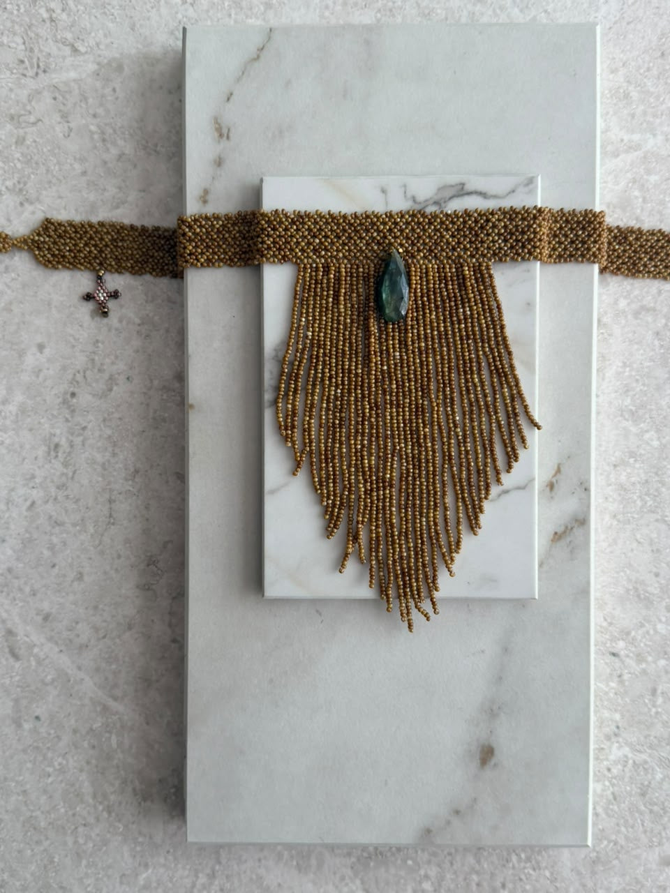 Choker medusa grande con piedra