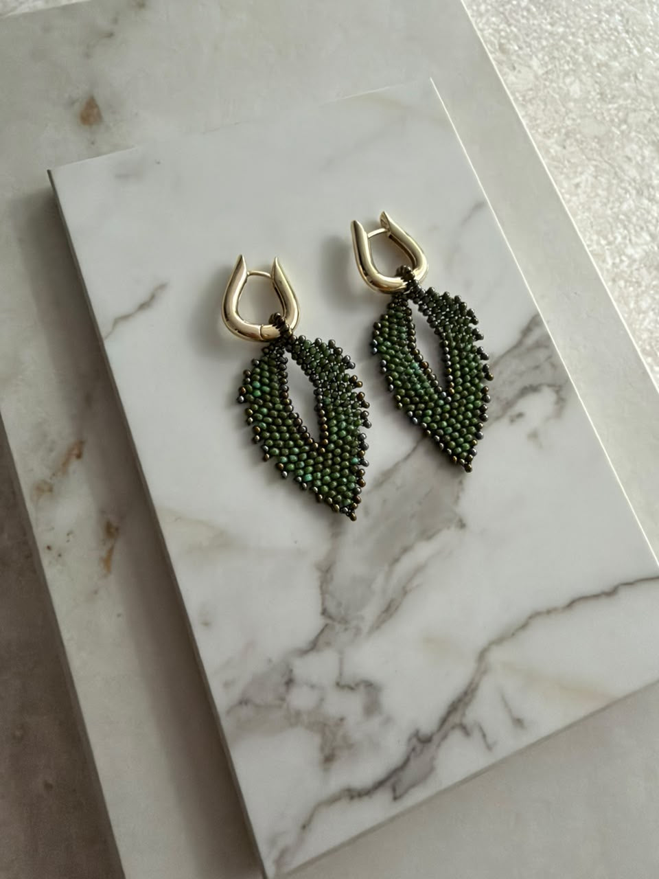 Aretes hoja chaquira