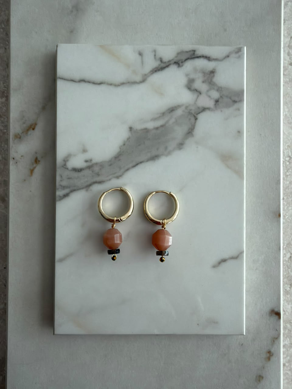 Aretes piedra rosa chica