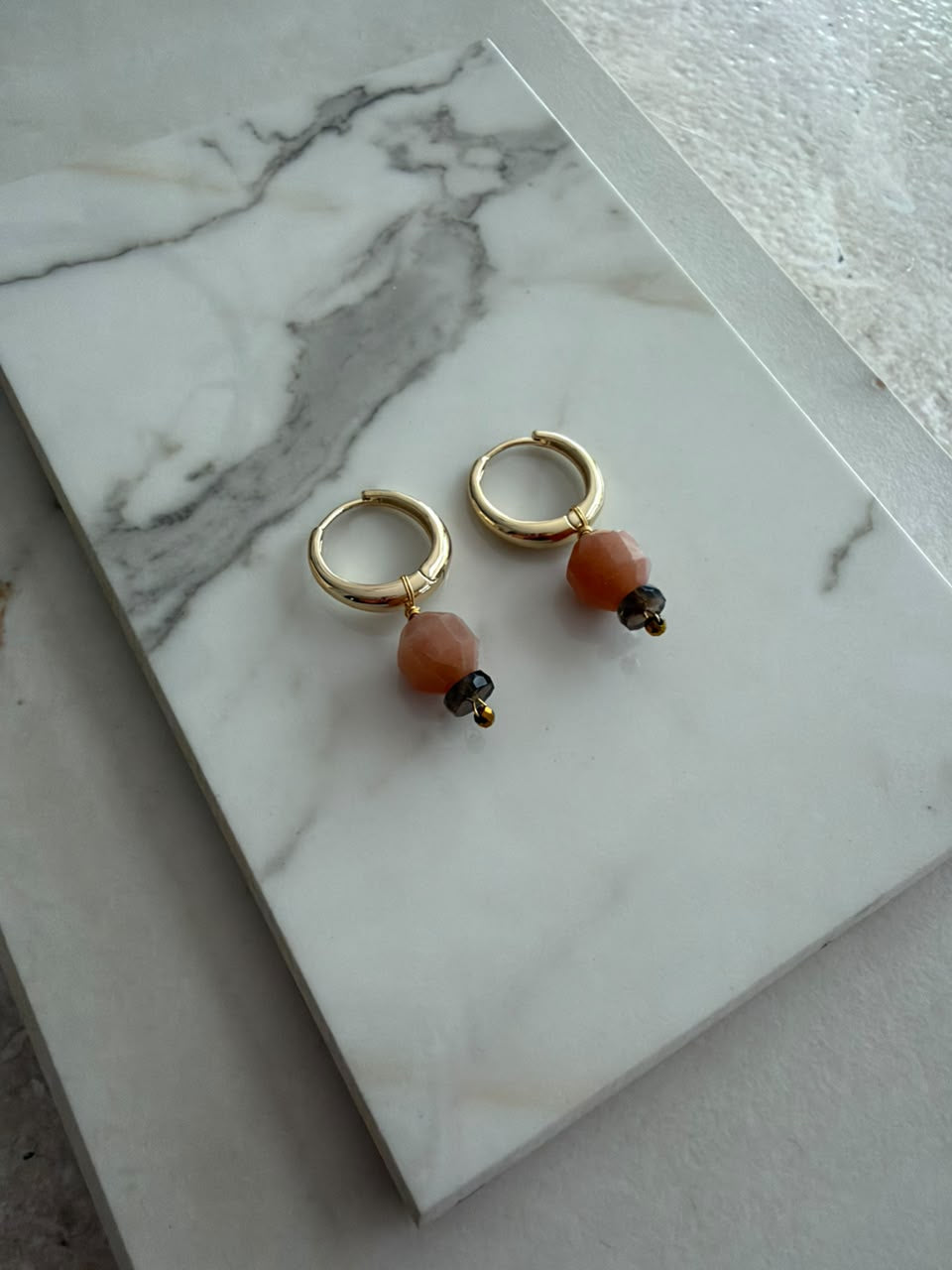 Aretes piedra rosa chica