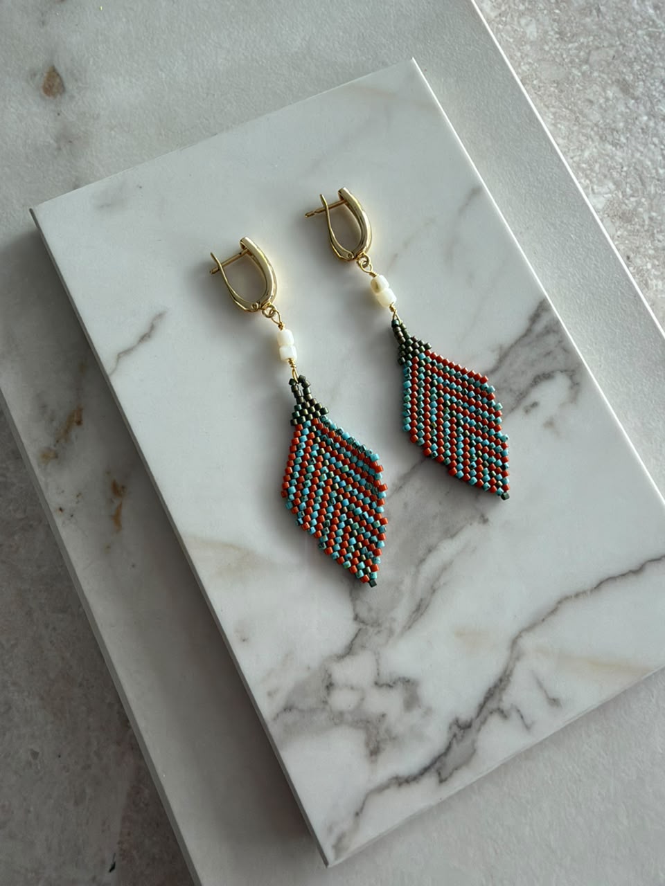 Aretes hoja grande miyuki