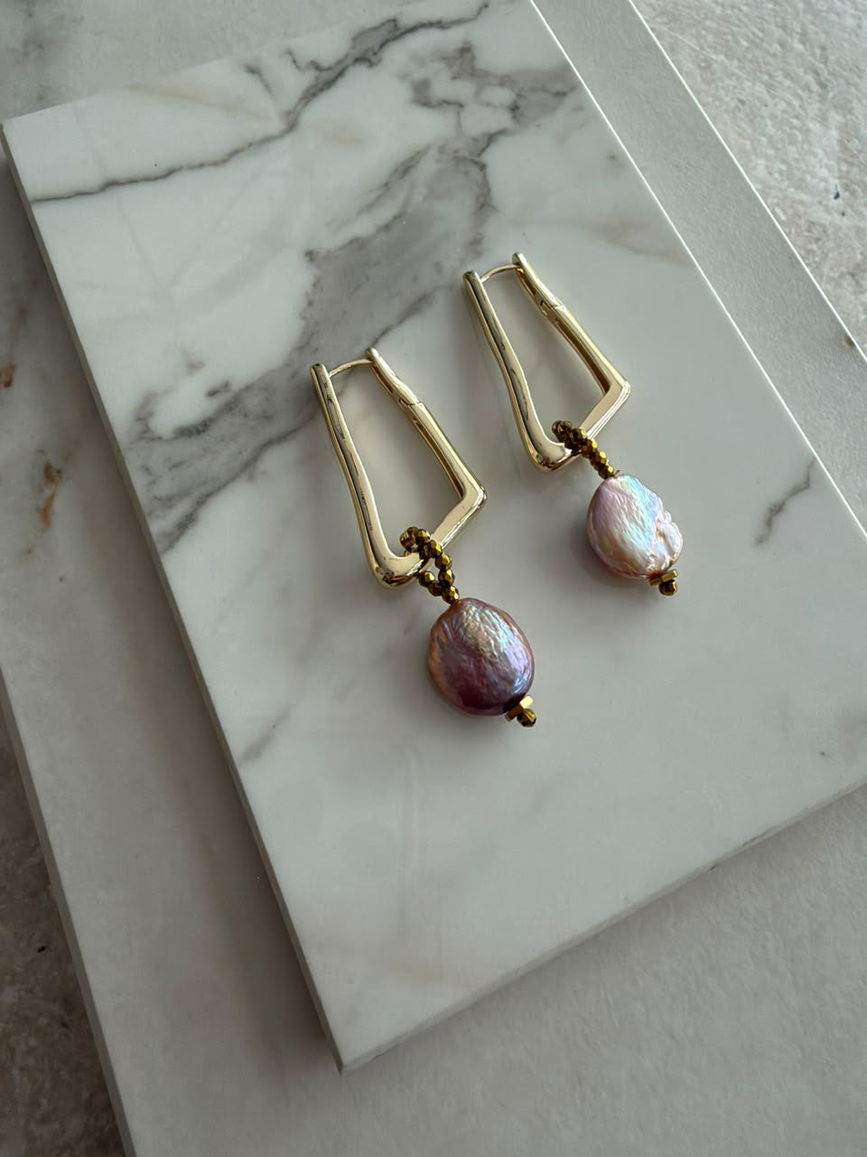 Aretes perla salmón