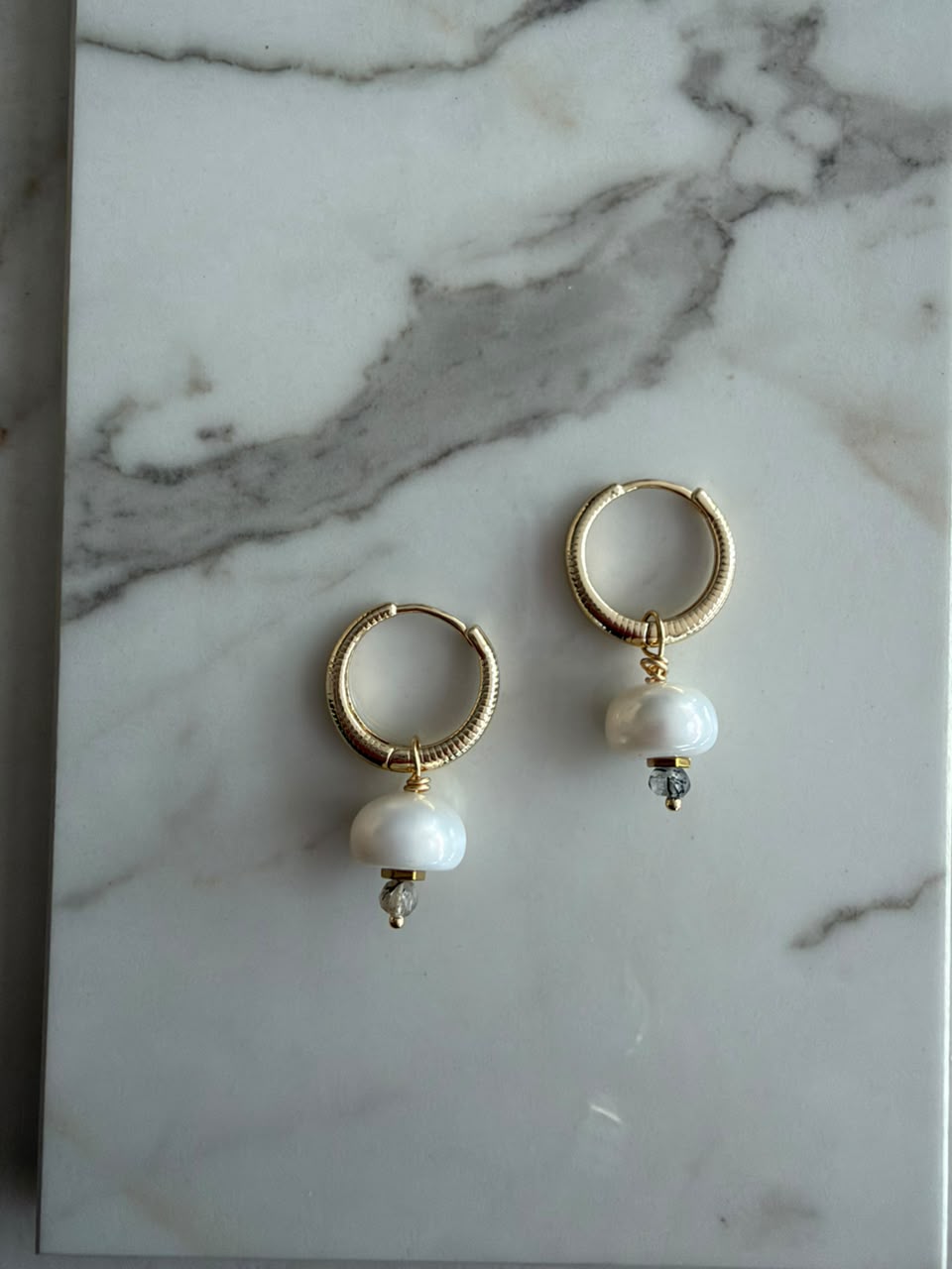 Aretes perla mini blanca