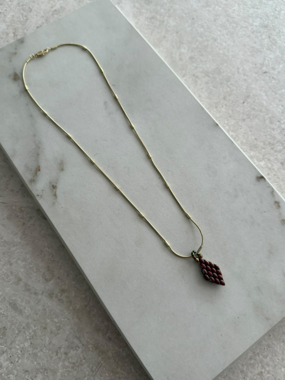 Collar rombo de chaquira mini