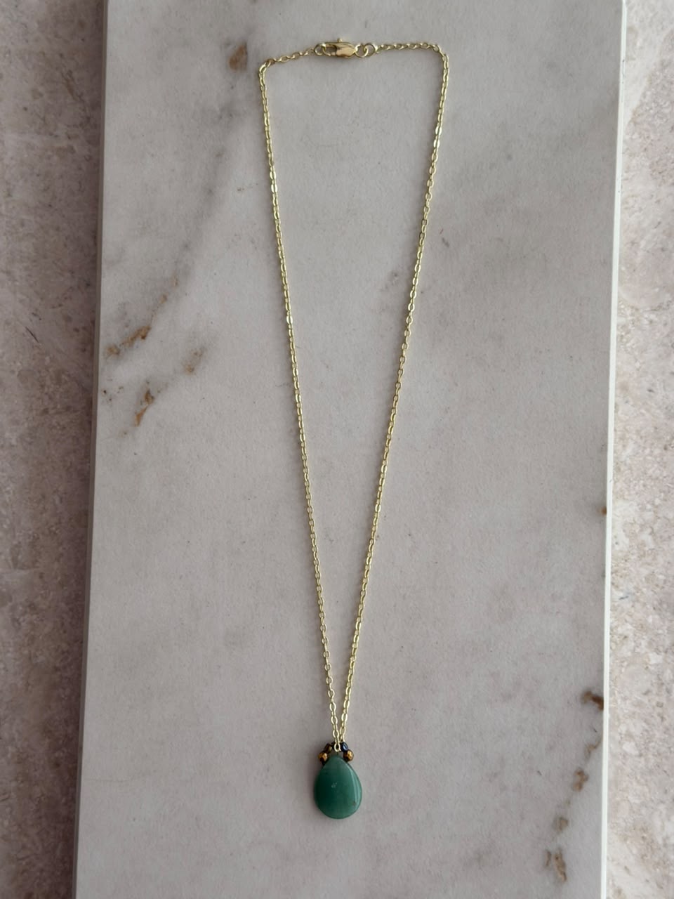 Collar piedra verde