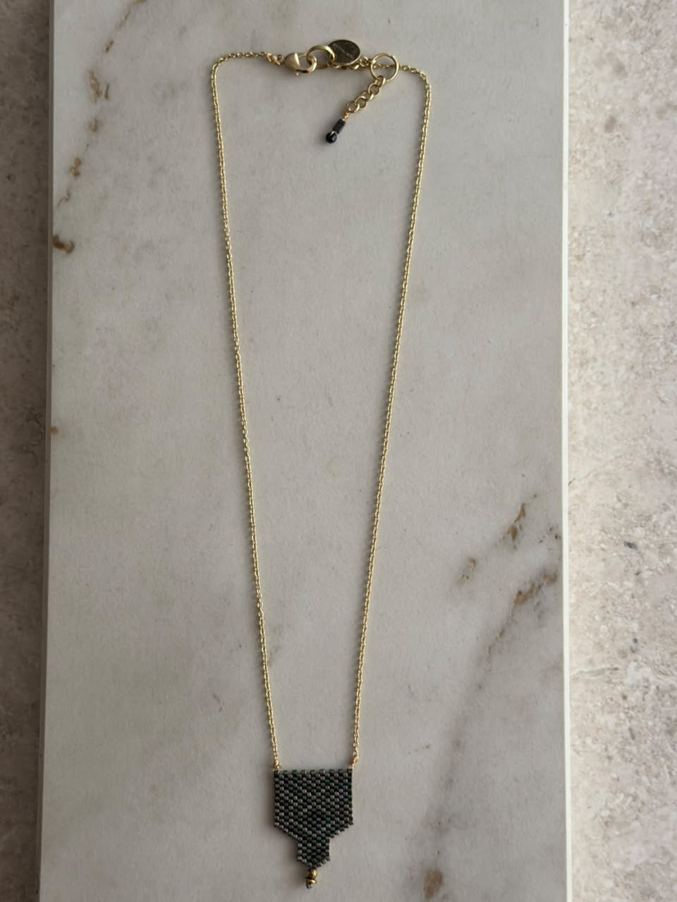 Collar banderin de chaquira mini