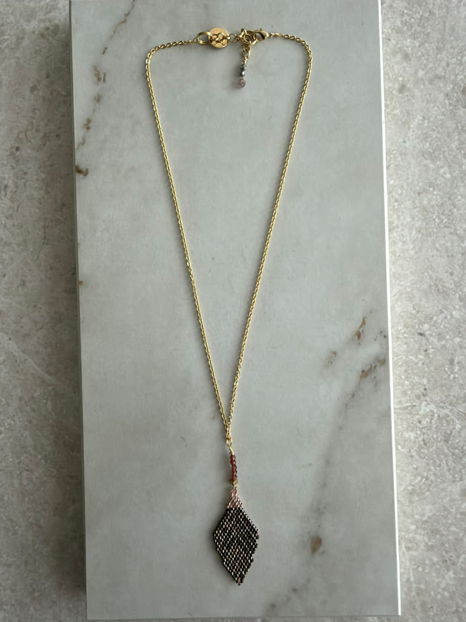 Collar de chaquira 1 hoja