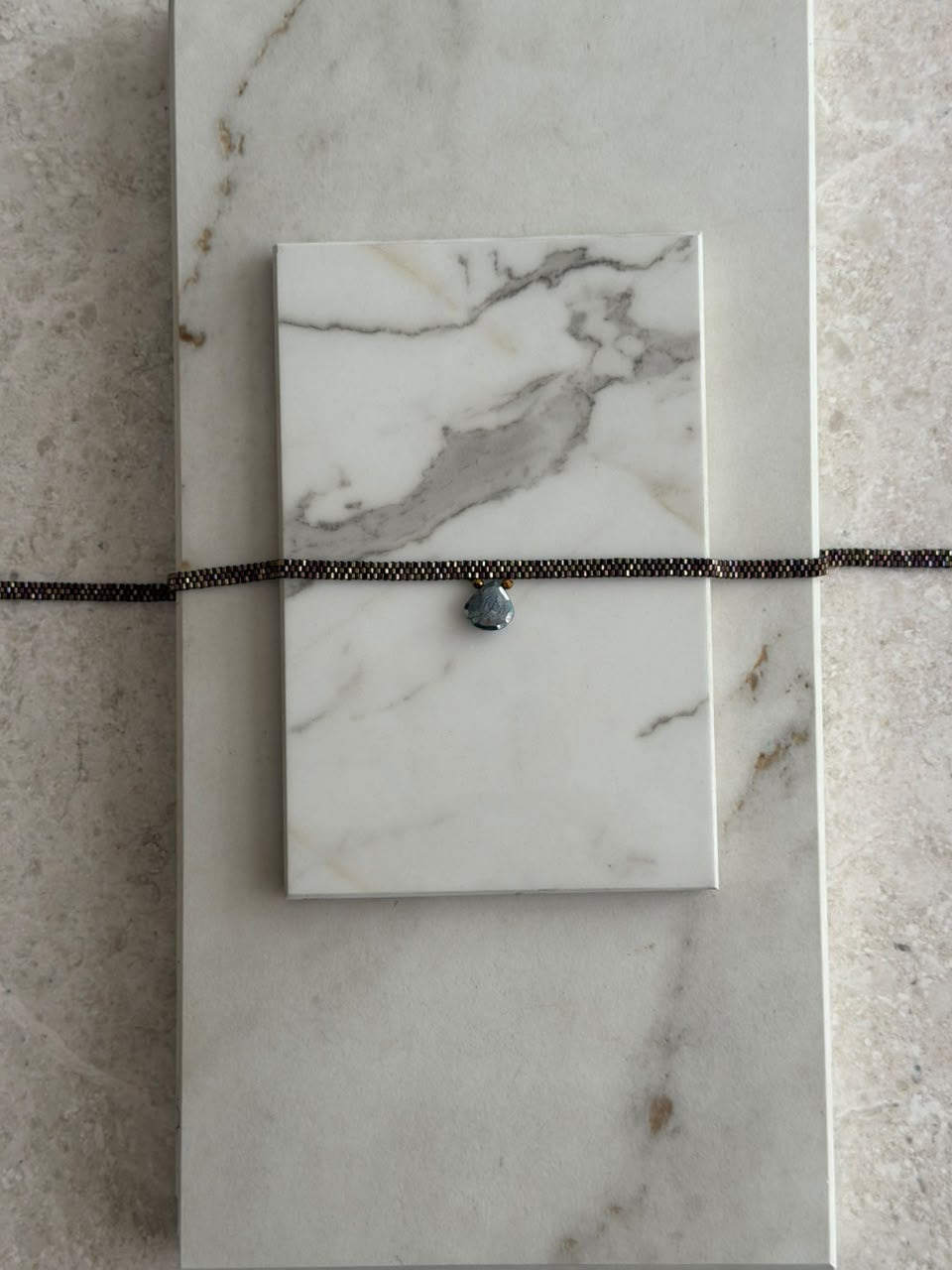 Choker de chaquira sencillo piedra