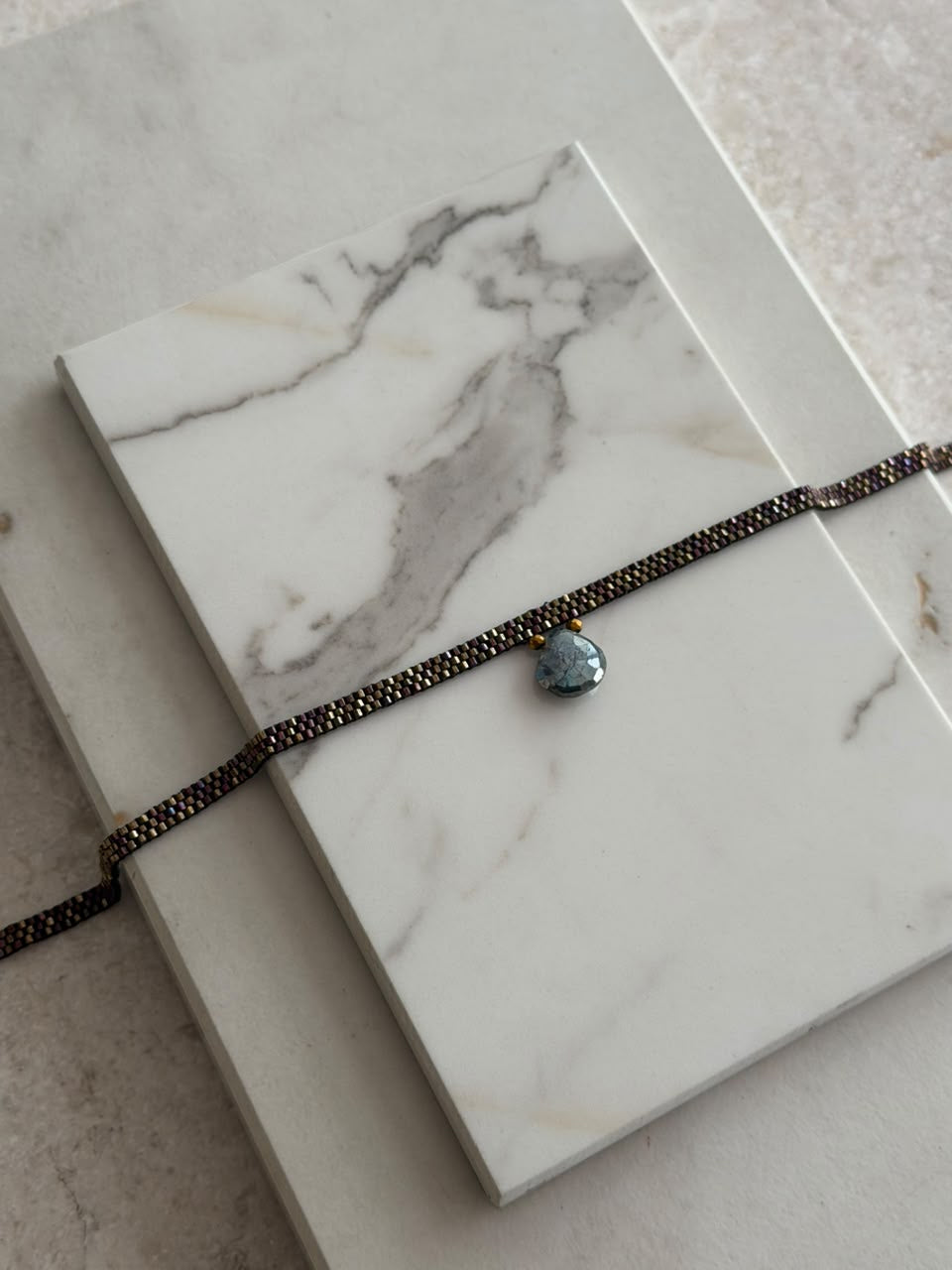 Choker de chaquira sencillo piedra