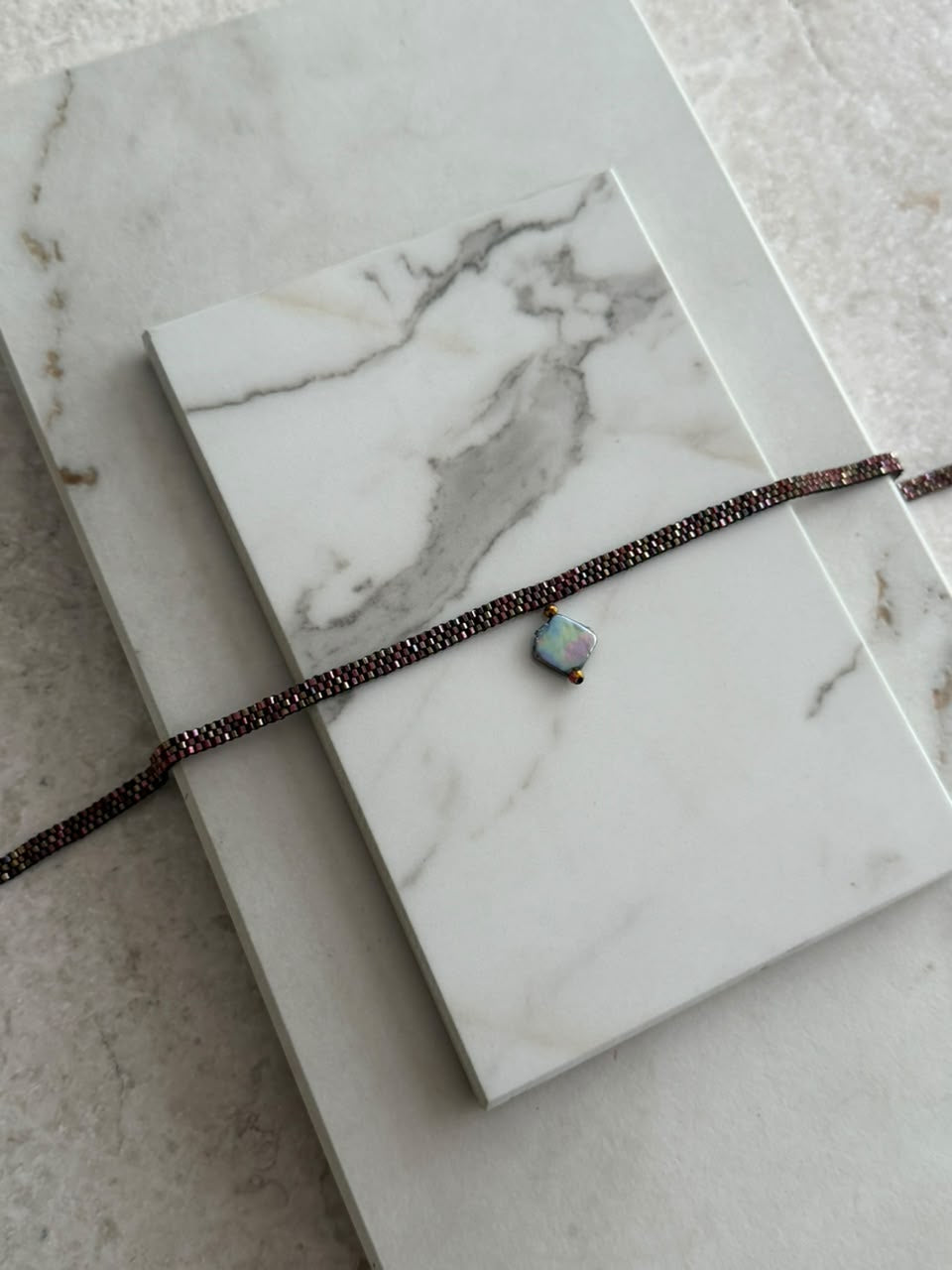 Choker de chaquira sencillo perla rombo